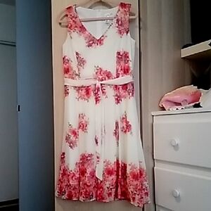 Emma & Michele White Dress with Pink Floral Accents Sz 10